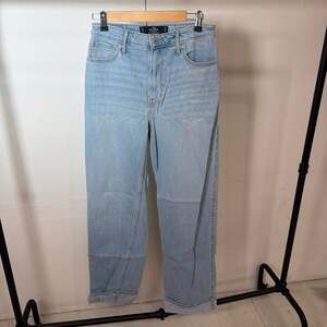 Hollister Ultra High-Rise Dad Jean Light Wash Size 5L W27 L33